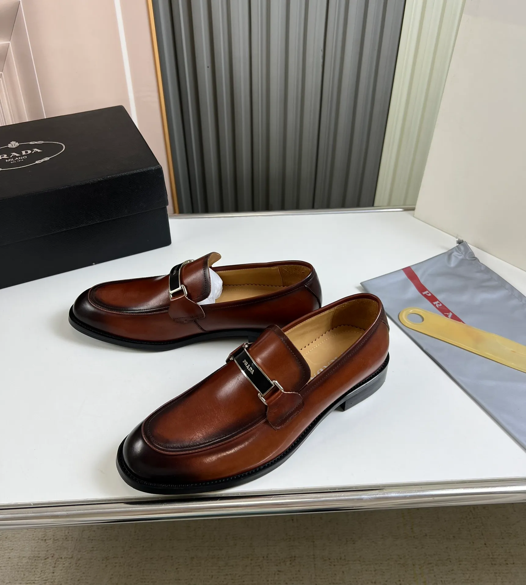Men's shoes 💰520💰 Prada.PRADA men's business casual leather shoes, 1:1 shipment ⬆️Luxurious and noble 👞All imported original brand leather materials, just to create a more comfortable wearing experience, upper: original cowhide ➕Imported full cow lining, original outsole ✔️36-45 (45 non-returnable)